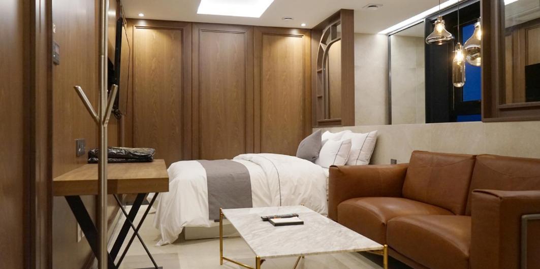 Astro Hotel Yongin Buitenkant foto